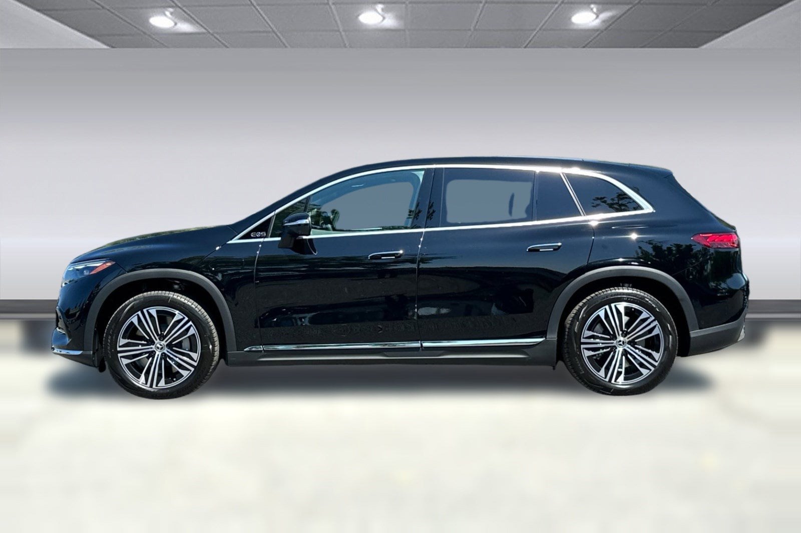 mercedes-benz eqs suv 2026 4JGDM2EB3TA040062 image mercedes-benz eqs suv 2026 4JGDM2EB3TA040062 image